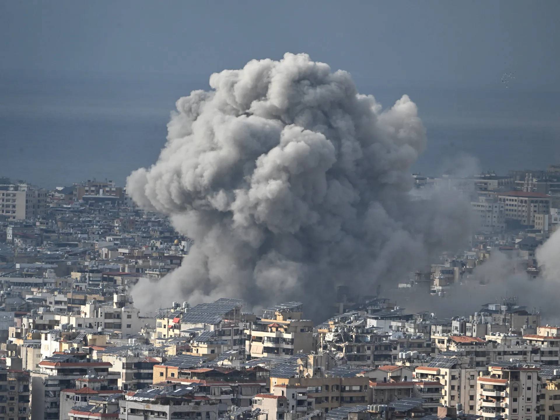 تحت نار الحرب… لبنان على أبواب مفاوضات مباشرة مع تل أبيب: العدّ العسكي نحو السلام بدأ؟