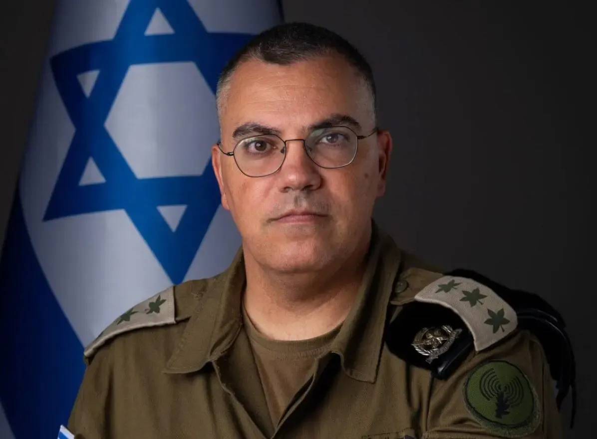 نائب لبناني يوجه التحية لاسرائيل وافيخاي يرد التحية