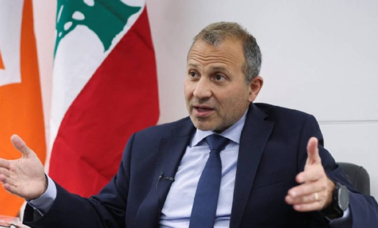 Bassil open arms r1dvx204nwz9peyezpohn9vfxlvf1k314k10w6f7z4